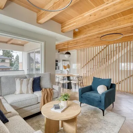 Alberta Arts-Tastic Townhouse